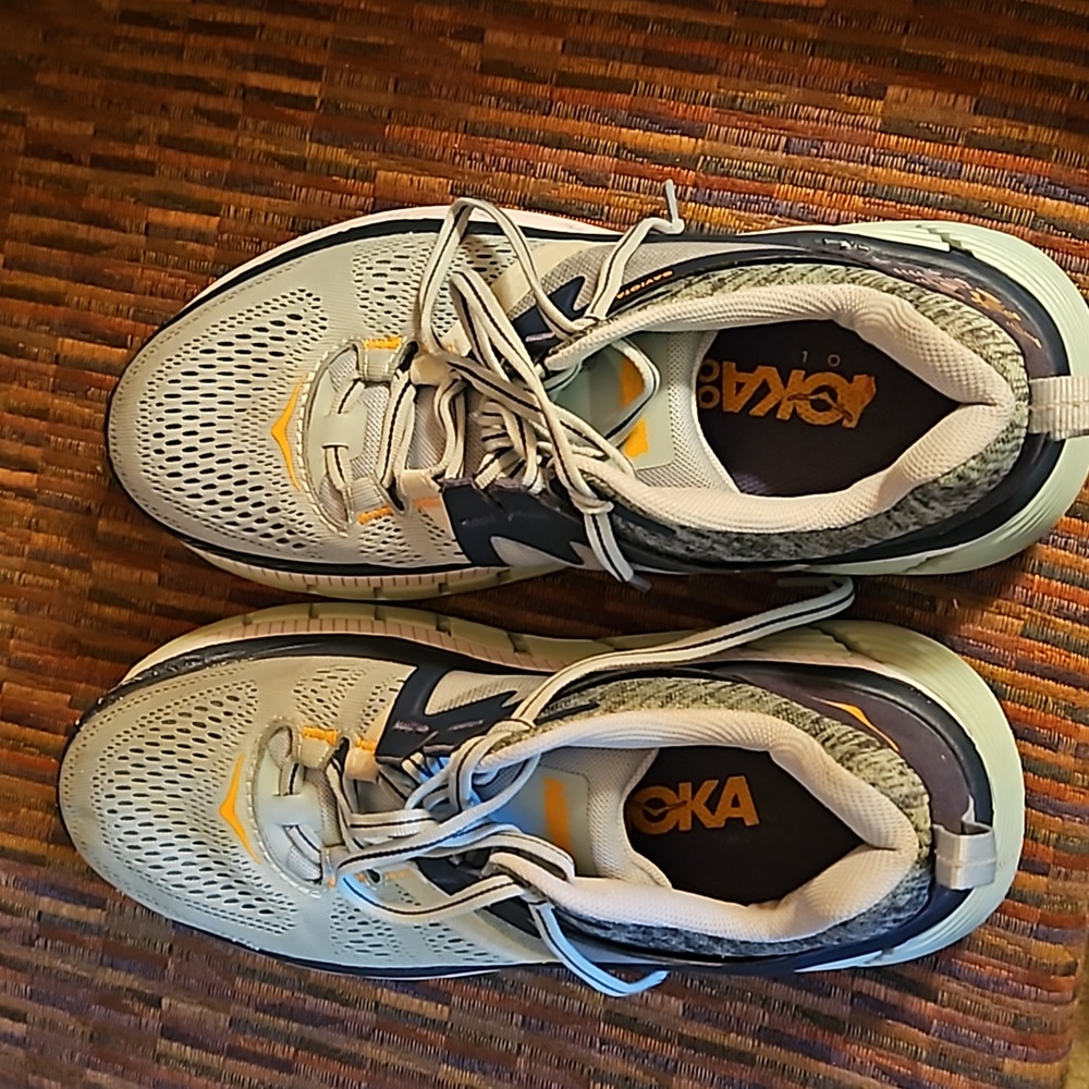 Hoke sneakers size 8